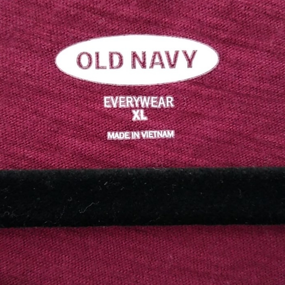 Old Navy Maroon Graphic Tee Size XL - Picture 3 of 5